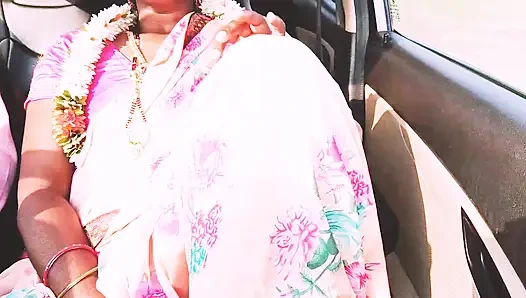 Индийский секс в машине, розовая Сари Бхабхи пытается трахаться с пареньком-другом. Телугу Фирти говорит.