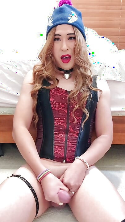 Sissy Slut Bess Edges Her Clitty Before Eating Her Loads