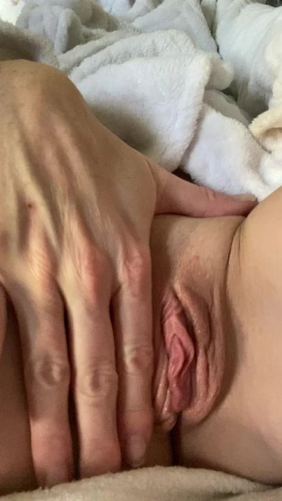 Wife rubs her clit for me