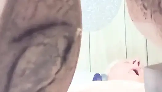 Berapa kali pelacur sange ini masturbasi sebelum dia kehilangan akal sehatnya?