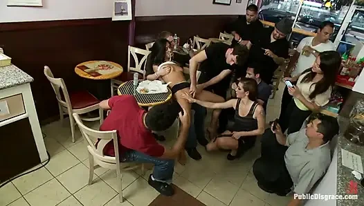 Деградировали в магазине сэндвичей