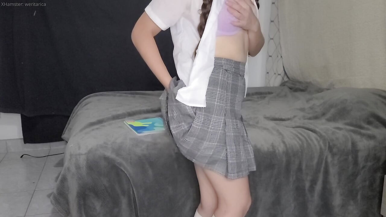 How old is she? LITTLE and tender STUDENT girl from CDMX goes to the perverted teacher&#039;s house and does everything the old man wants