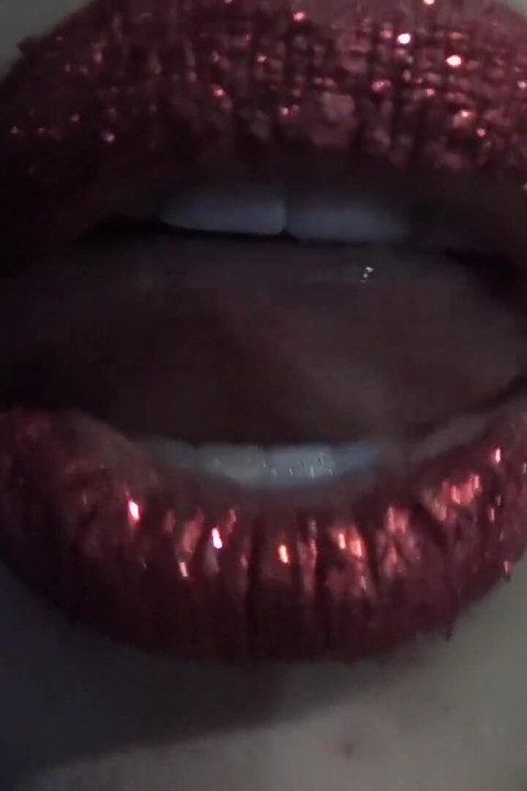 Red glitter on my big lips JOI