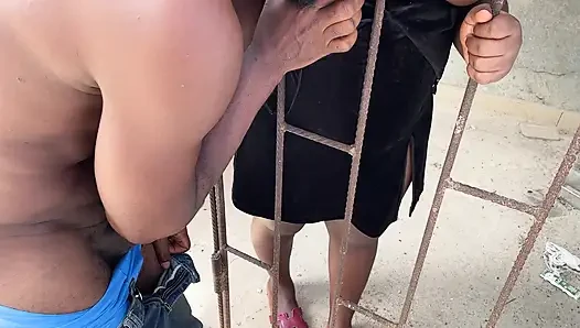 Ich bin gekommen, um mich im gefängnis zu besuchen, hat mich am ende gefickt