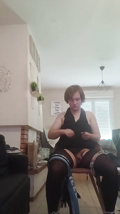 Self bondage, cumshot