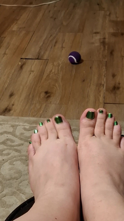 Wigglin them toes
