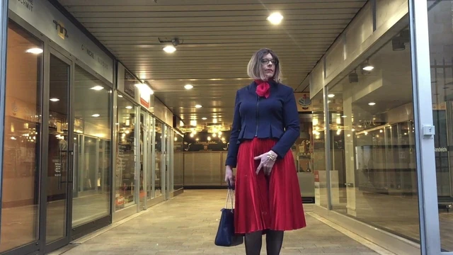 Skirt: Valentino