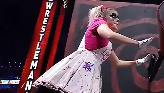 WWE - Alexa Bliss obraca korbę na Wrestlemania 37