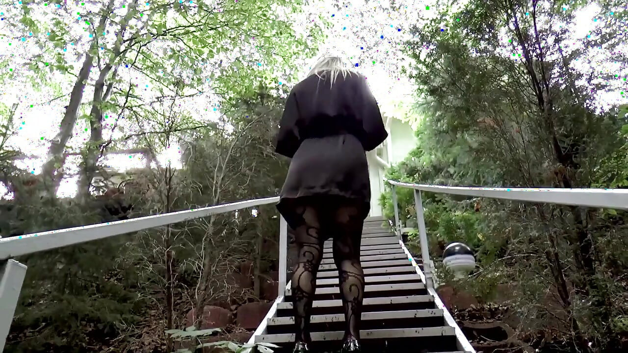 Jasmine rouge สาวผมบลอนด์น้ําหีแตกในคอลึก