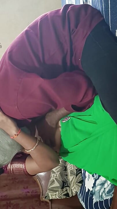 Desi hete tante romantiek met Pakkinti-jongen