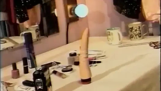 Büyük memeli sarışın lezbiyenler amcık yalıyor dildo sikiliyor