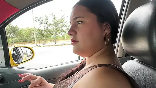 Güzel Kız Sokakta Bırakıldı Ve Onu Eve Götürmek İçin Yardım Teklif Ettim