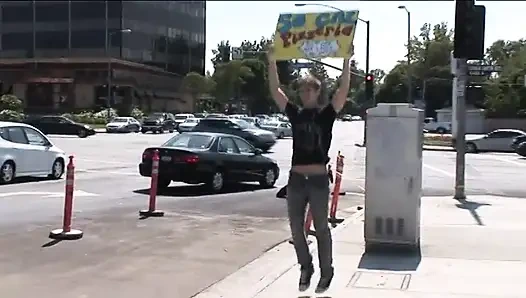 Gadis-gadis berburu kontol panas berbagi kontol dan bebannya