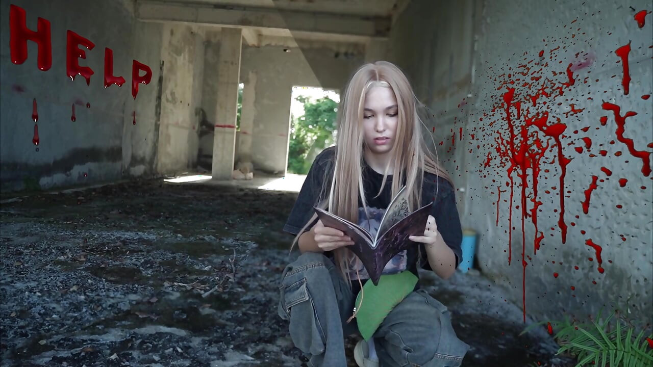 Djevojka je pronašla knjigu zla i dočarala leteći kurac za sebe