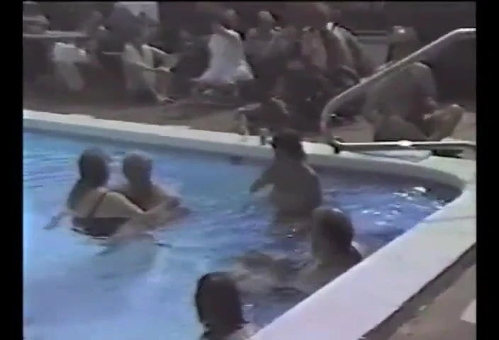 एंपुटी बैठक आकर्षण 1992