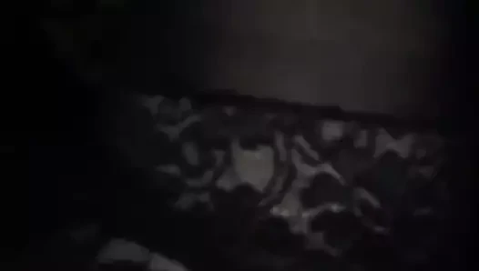 siyah külot yukarı çekerek