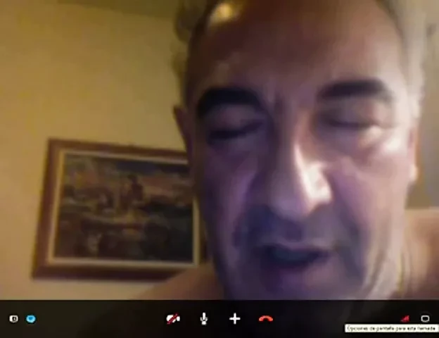 Roberto Malone using a Dildo