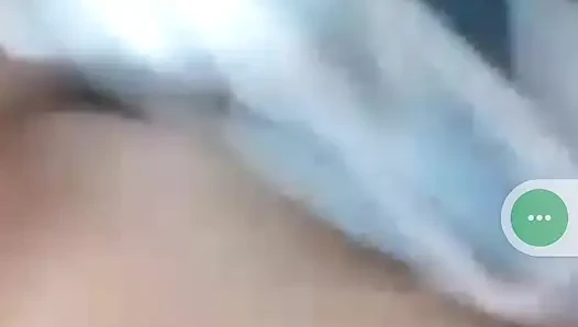 Malam ini kami bercinta dengan panggilan seks video