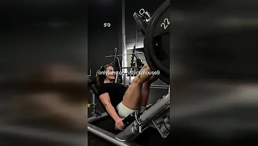 Memek cewek tiktok thot usia 18 tahun meledak di depan kamera! Menganga tanpa sensor