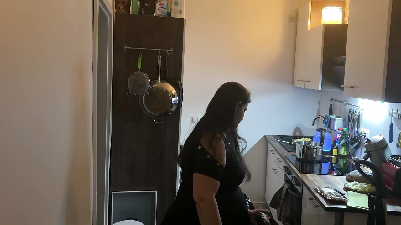 Fetiš potkrovlje Kuhanje s TV robom Dio 2-4.