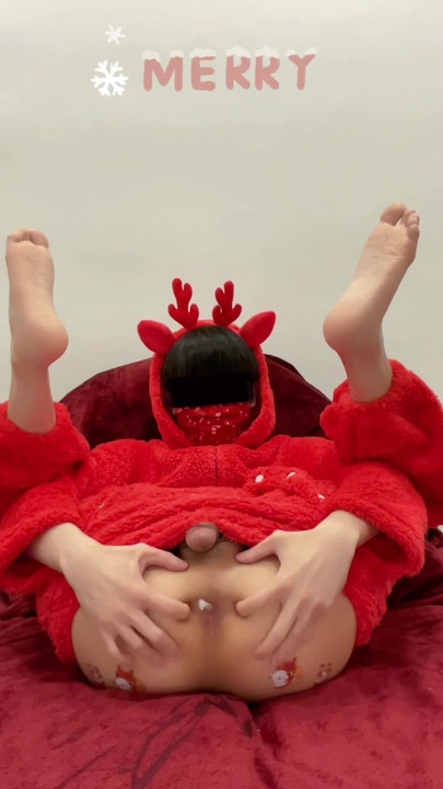 Merry Christmas, Butt Squirting Water