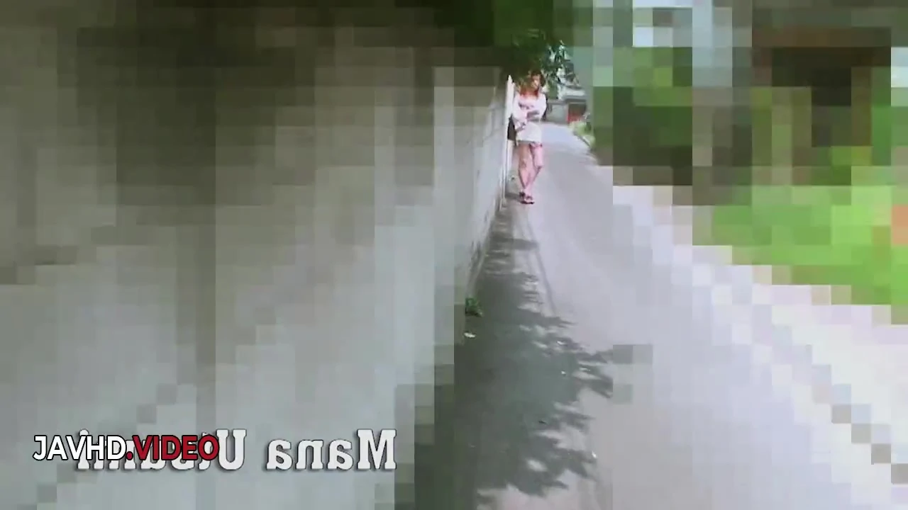 Mana Utsumi'nin oral seks ve sakso içeren boğucu performanslarıyla arzularınızı şımartın