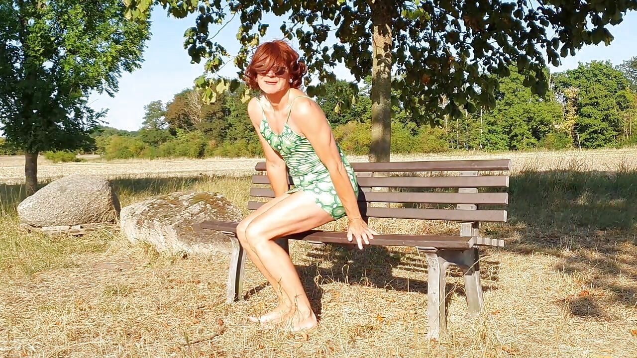 Legs apart on the bench