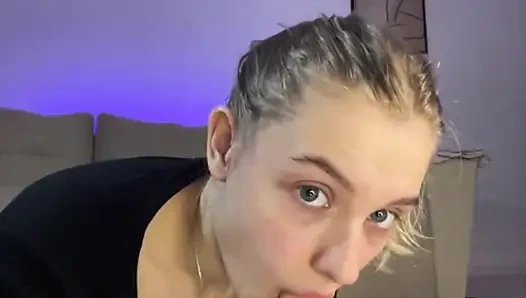 Jucielussie try to Kama Sutra pose and sucking