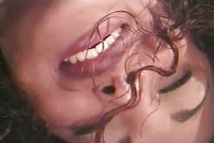 Cewek sempurna sampai tenggorokan kontol setelah memeknya dijilat