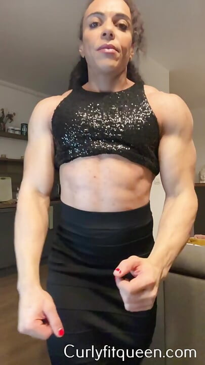 Fit lubi się nago