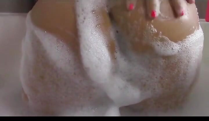 Badewanne voller hintern W/ Maria Mobile