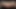 Große Frau mit göttlichen Beinen masturbiert mit ihrer Hand