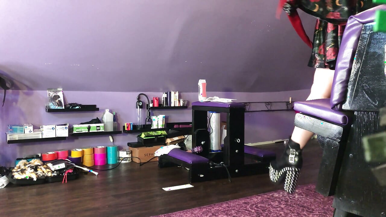 Domme Waxes Guy's Legs on First Date