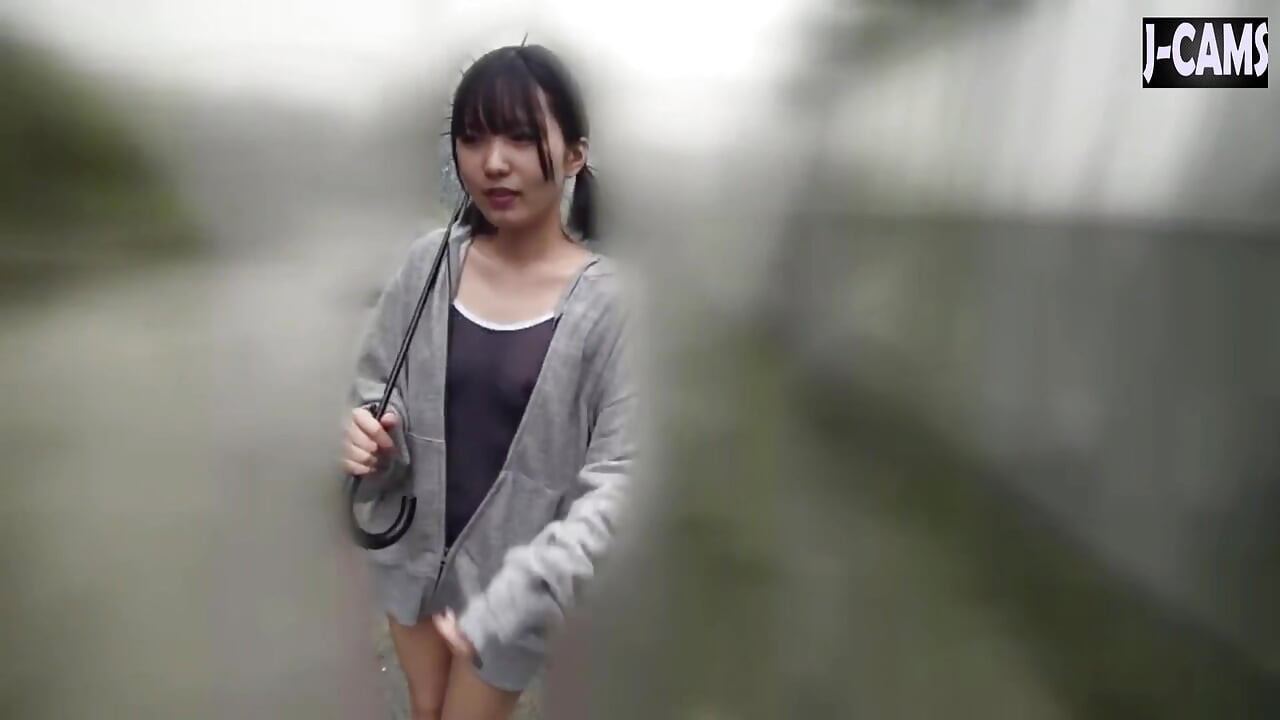 코스프레 날짜. 대담하고 야외 산책을 즐기는 수줍은 소녀 4부