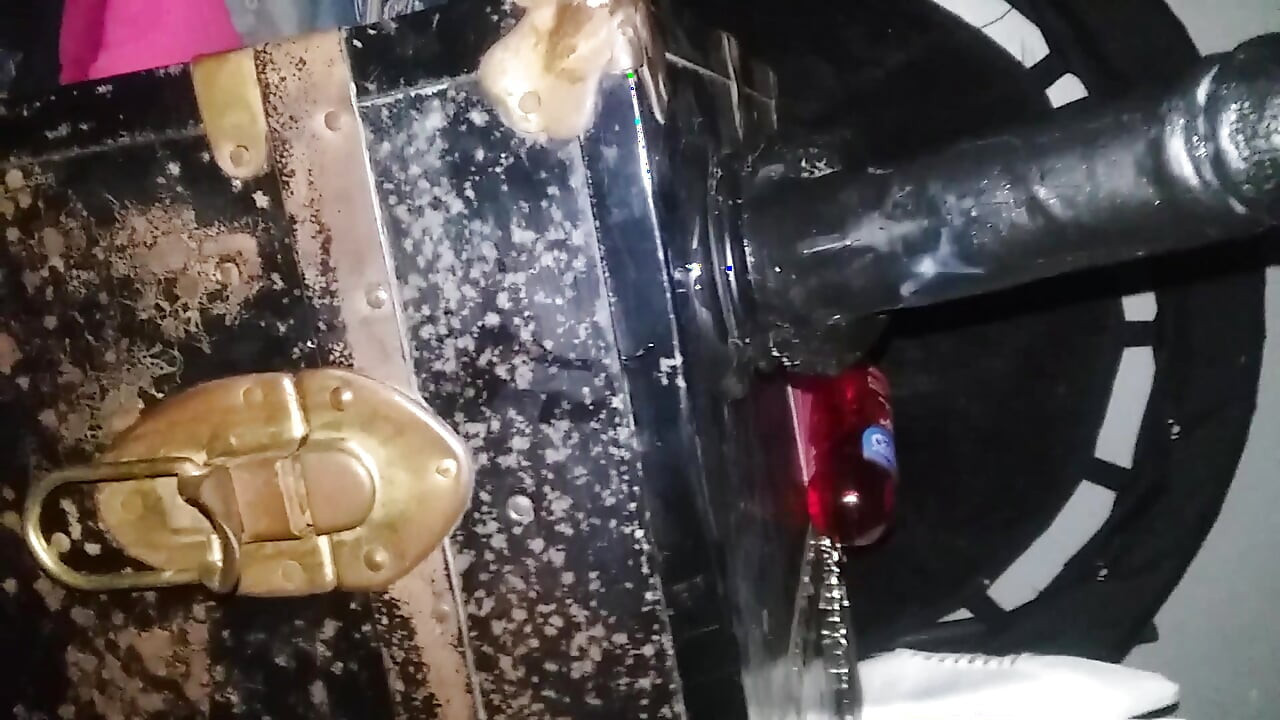 Vợ cưỡi cu trước mặt chồng