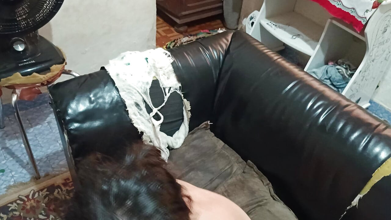 Eu a peguei na sala de estar