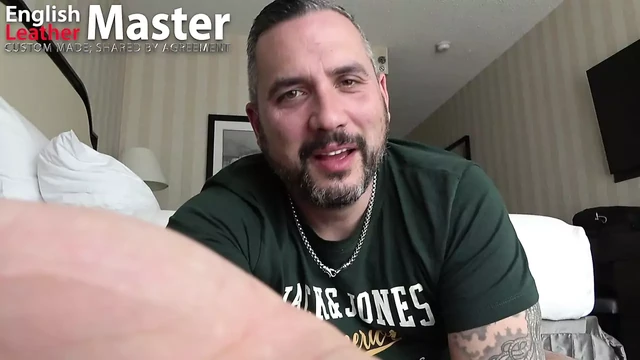 Macrophilia fantasy giant man finds tiny person in hotel room PREVIEW
