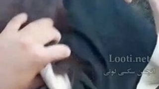 Perzische Iraanse slet - anaal op zijn hondjes buitenshuis