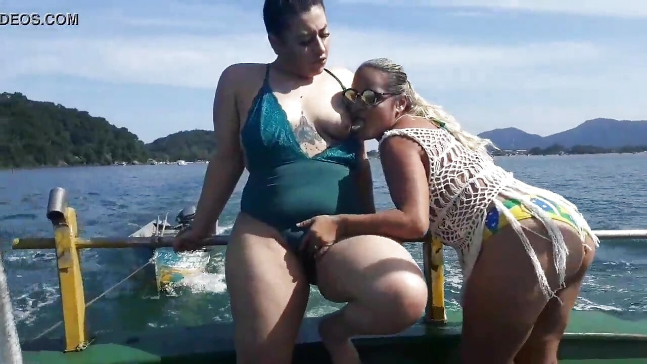 Exhibitionism on the Boat in Public with Paty Butt and Her Stepcousin Agatha Ludovino