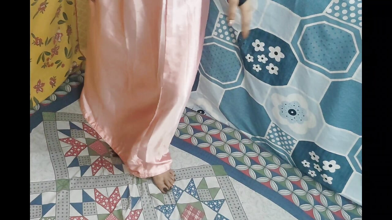 Hindi audio Sagi Mami ki chut maari ghodi bnna k