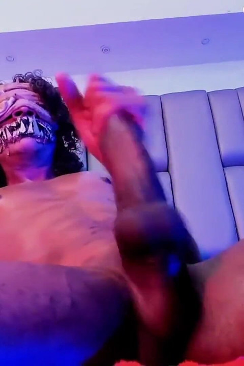 ฉันเปลื้องผ้าเพื่อที่แฟนหนุ่มของฉันจะได้และฉันก็ส่งวิดีโอให้เขา