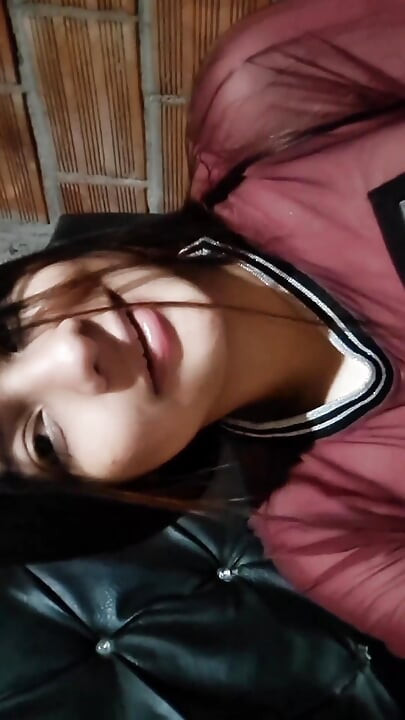 Yulieth Gomez amına mastürbasyon yapıyor