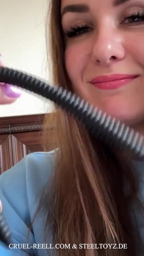 The 3-piece dilator set in screw shape with Cruel Reell | Clip 1