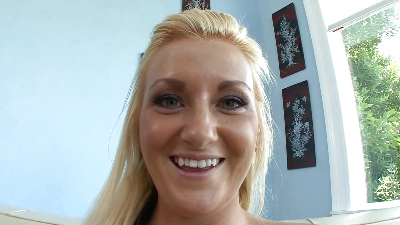 A big cock for the blonde