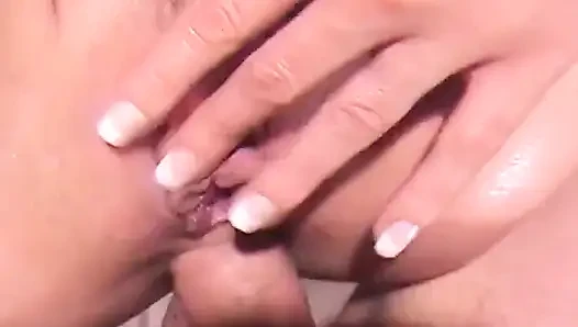 Sie werden es lieben, diese heiße blonde MILF in aktion zu beobachten