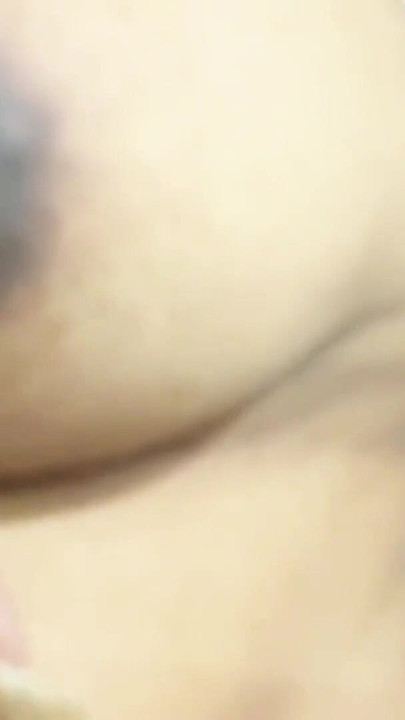 An Asian older sister with a naturally beautiful figure. She herself told me to go into a hotel room. | Clip 2