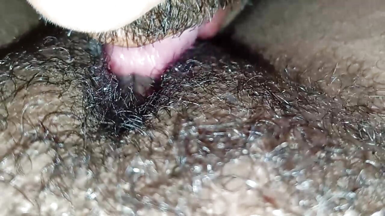 Sucking the sweaty pussy of the married believer after the service