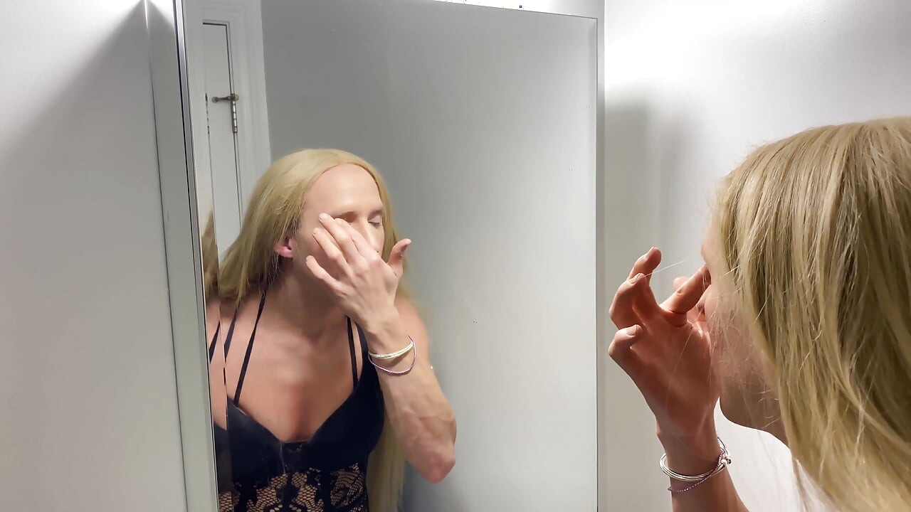 Full Male to Female Crossdressing Transformation