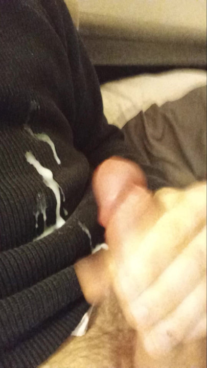 Handjob mani muncrat buatan rumah.