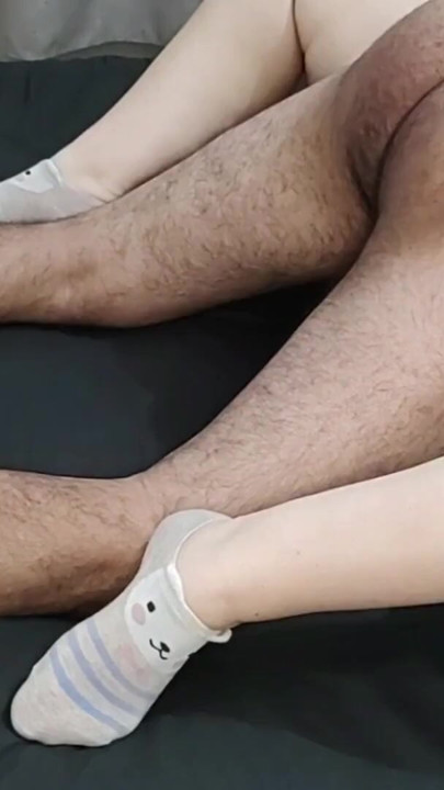 Bitch stepsister with wet pussy waits to get fucked in missionary position | Clip 1